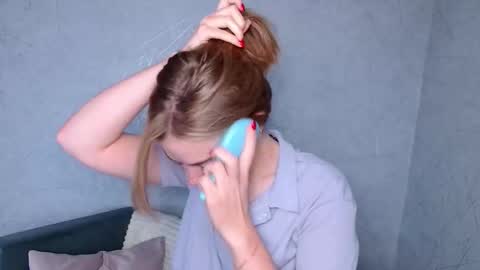 Snapshot of sofia_here chatting on 09.19.25 Sofia here online show from 09.19.25