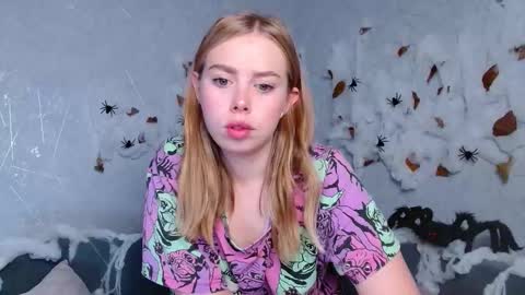 Snapshot of sofia_here chatting on 10.16.25 Sofia here online show from 10.16.25