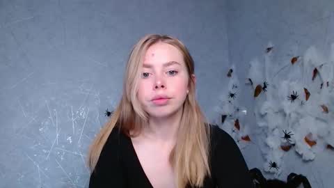 Snapshot of sofia_here chatting on 10.23.25 Sofia here online show from 10.23.25