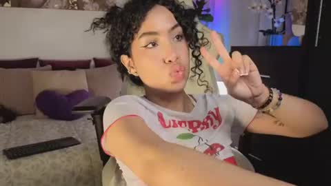 Snapshot of sofia_mendez01 chatting on 06.18.26 SofiONLYFANS sofia storm online show from 06.18.26