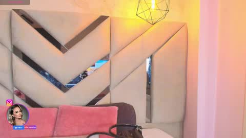 Snapshot of sofia_pamela_ chatting on 05.18.26 online show from 05.18.26