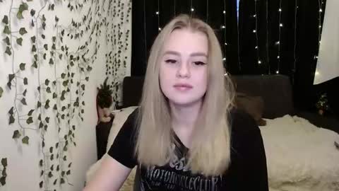 sofia_rosemary online show from 12.28.24