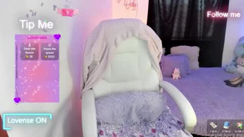 Snapshot of sofia_thomson_t chatting on 09.20.25 Sofia Thomson online show from 09.20.25