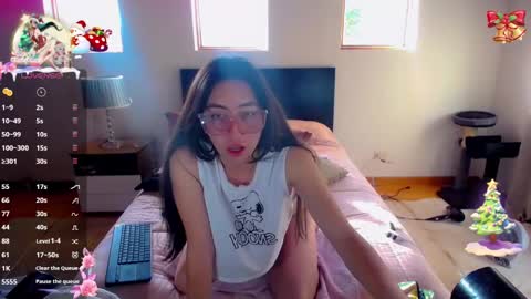 Snapshot of sofia_vanner chatting on 12.16.24 SOFIA online show from 12.16.24