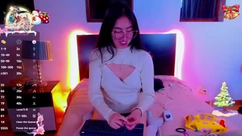 Snapshot of sofia_vanner chatting on 12.27.24 SOFIA online show from 12.27.24