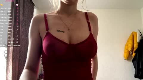 Snapshot of sofiabruno chatting on 05.13.26 Hi My name is Sofia Welcome to my room Please thumbs up - its important online show from 05.13.26
