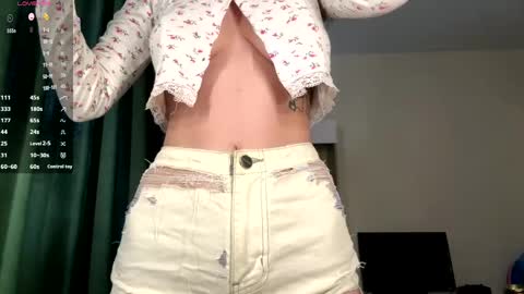 Snapshot of sofiabruno chatting on 06.05.26 Hi My name is Sofia Welcome to my room Please thumbs up - its important online show from 06.05.26