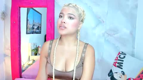 sofiacastillo01 online show from 06.25.26