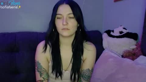 Snapshot of sofiafaerie chatting on 01.05.25 sofiafaerie online show from 01.05.25