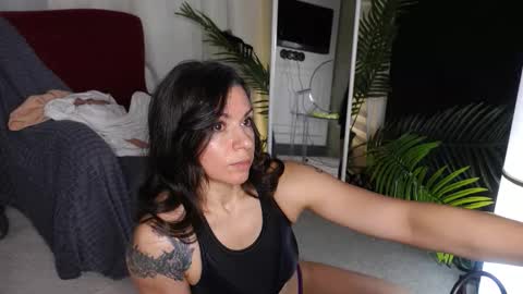 Snapshot of sofiafoster chatting on 11.23.25 Sofia online show from 11.23.25