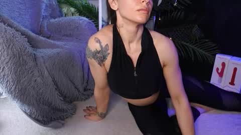 Snapshot of sofiafoster chatting on 12.19.25 Sofia online show from 12.19.25