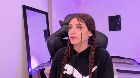 Sofia  Help me reach 5K followers  online show from 02.02.26