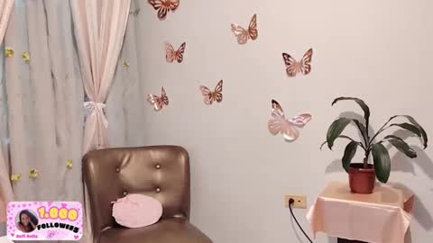 Sofi Bella online show from 10.06.25