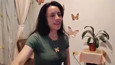 Sofi Bella online show from 10.19.25