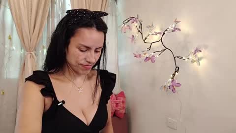 Sofi Bella online show from 04.22.26