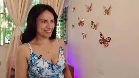 Sofi Bella online show from 06.20.26