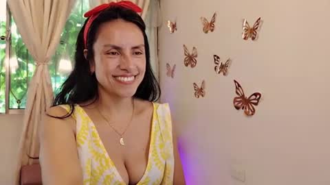 Snapshot of sofibelladelavega chatting on 06.23.26 Sofi Bella online show from 06.23.26