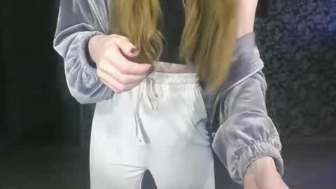 Snapshot of sofibuterfly chatting on 03.10.25 SofiButerfly online show from 03.10.25