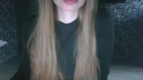 Snapshot of sofibuterfly chatting on 03.12.25 SofiButerfly online show from 03.12.25