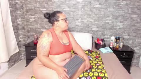 Snapshot of sofie_storm chatting on 12.29.24 Vicky online show from 12.29.24