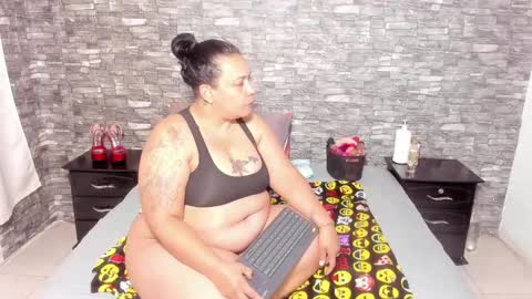 Snapshot of sofie_storm chatting on 12.30.24 Vicky online show from 12.30.24