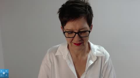 Sofie Velvet online show from 12.16.25