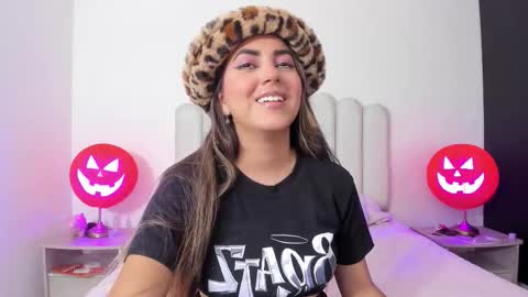 Snapshot of sofiebunnie chatting on 10.31.25 sofiebunnie online show from 10.31.25