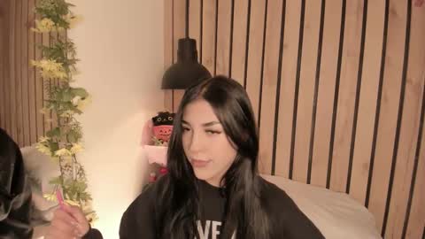 Snapshot of sofiesoft chatting on 12.21.25 Sofie online show from 12.21.25