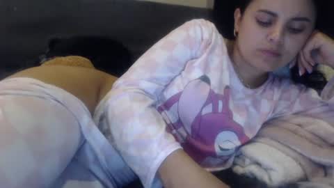 Snapshot of sofigarcia17 chatting on 12.17.25 sofi online show from 12.17.25