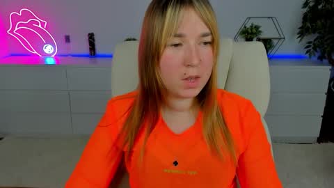 Snapshot of sofii_darling chatting on 11.20.25 sofii_darling online show from 11.20.25