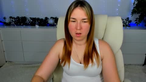 Snapshot of sofii_darling chatting on 12.04.25 sofii_darling online show from 12.04.25