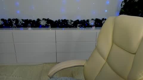 Snapshot of sofii_darling chatting on 12.21.25 sofii_darling online show from 12.21.25