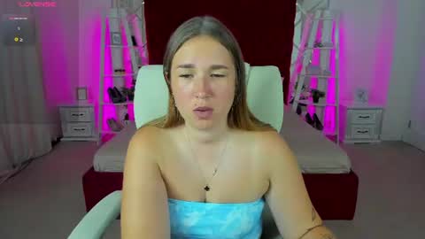 Snapshot of sofii_darling chatting on 07.28.26 sofii_darling online show from 07.28.26