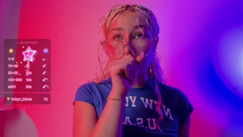 Snapshot of sofii_uwu_ chatting on 12.28.24 Sofii online show from 12.28.24