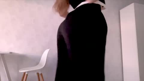Snapshot of sofinovvak chatting on 05.15.26 Sofi online show from 05.15.26