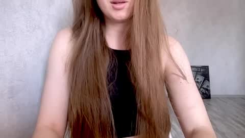 Snapshot of sofinovvak chatting on 05.20.26 Sofi online show from 05.20.26