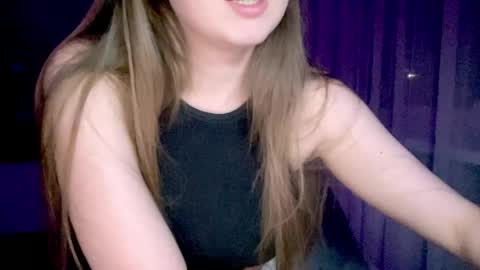 Snapshot of sofinovvak chatting on 05.25.26 Sofi online show from 05.25.26