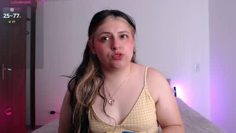 Snapshot of sofix_ chatting on 06.05.26 Lau online show from 06.05.26