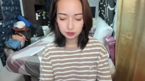 Snapshot of soft_angel8 chatting on 10.09.25 Angel online show from 10.09.25