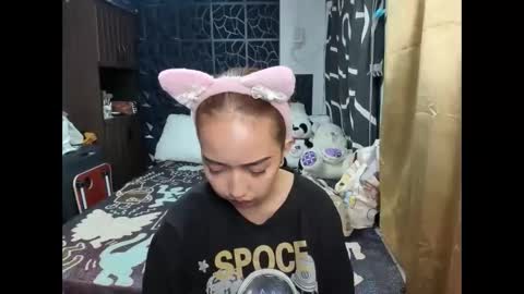 Snapshot of soft_angel8 chatting on 12.18.25 Angel online show from 12.18.25