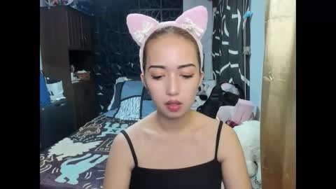 Snapshot of soft_angel8 chatting on 12.19.25 Angel online show from 12.19.25