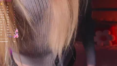 Snapshot of soft_babe chatting on 03.14.26 Milisa online show from 03.14.26