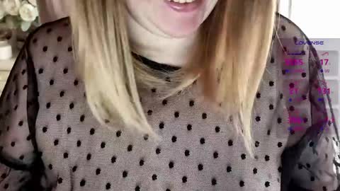 Hi Im Sofia             online show from 04.28.26