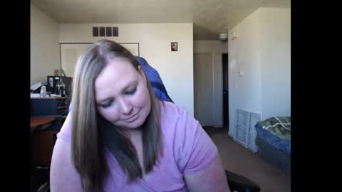 Snapshot of softerpeaches chatting on 02.28.25 Rose online show from 02.28.25