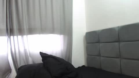 Snapshot of softhairobsession chatting on 11.12.25 Seyra-abby online show from 11.12.25