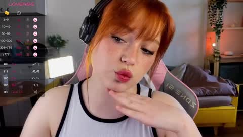 Snapshot of sofy_benson chatting on 05.27.26 Sofy online show from 05.27.26