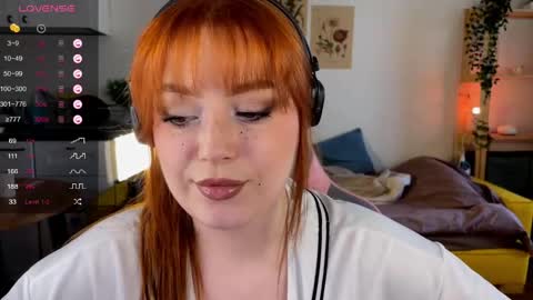 Snapshot of sofy_benson chatting on 05.28.26 Sofy online show from 05.28.26