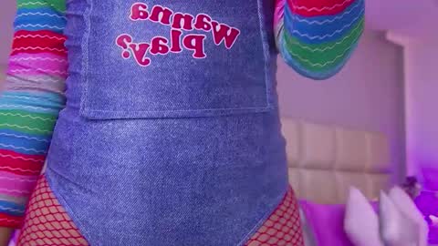 Snapshot of sofynovoa chatting on 10.31.25 online show from 10.31.25