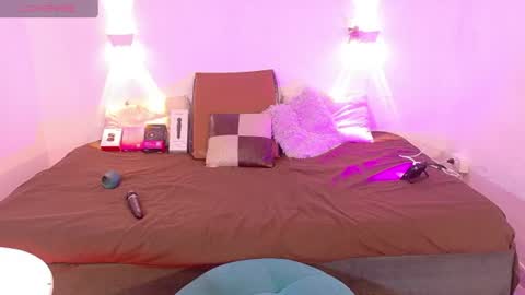 Snapshot of sol_vanegas chatting on 06.19.26 SOL online show from 06.19.26