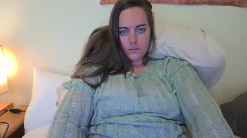 Snapshot of sola_limelight chatting on 09.22.25 sola_limelight online show from 09.22.25